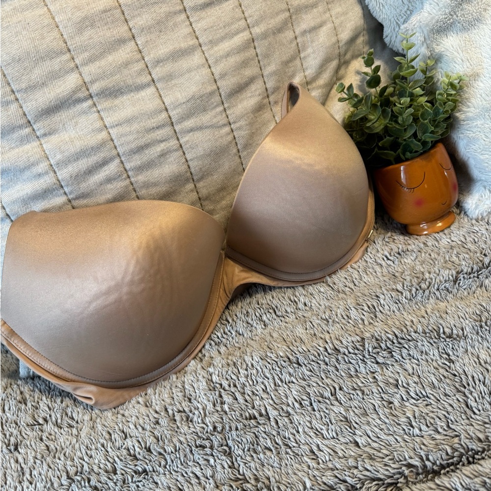 Victoria’s Secret Very Sexy lightly lined Demi bra